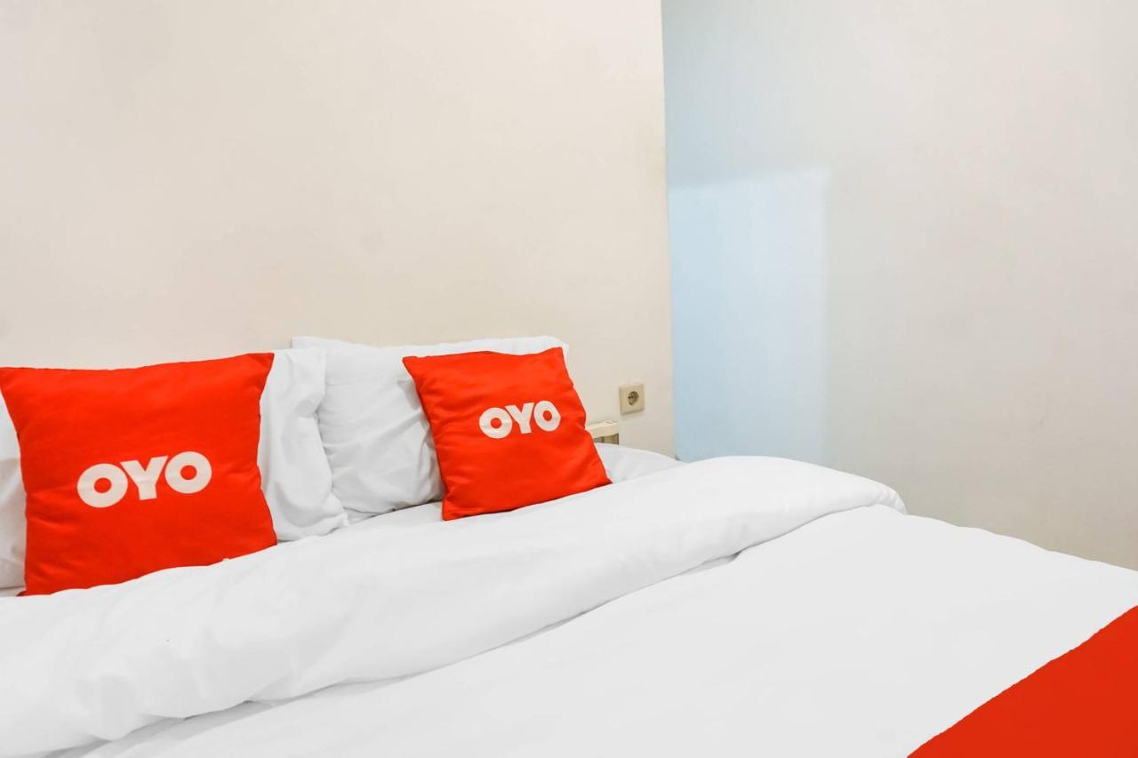 Hotel Super Oyo 91074 Stariez Senen Syariah à Jakarta Extérieur photo