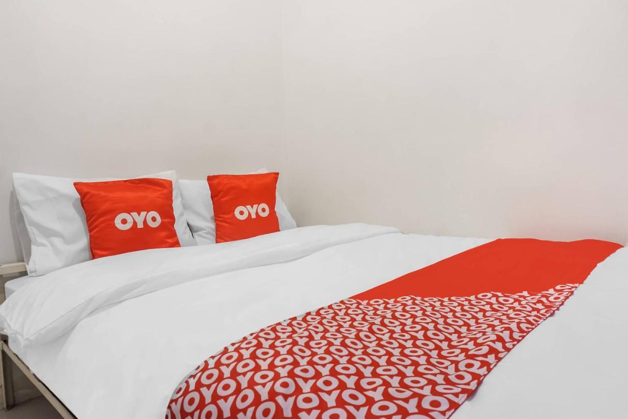 Hotel Super Oyo 91074 Stariez Senen Syariah à Jakarta Extérieur photo
