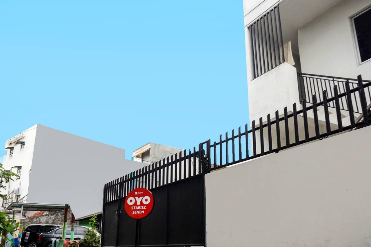 Hotel Super Oyo 91074 Stariez Senen Syariah à Jakarta Extérieur photo