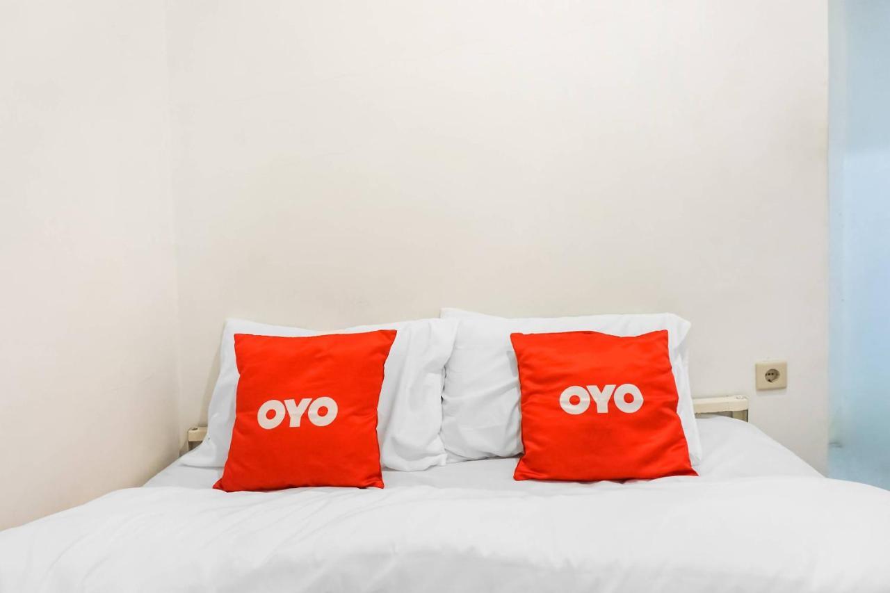 Hotel Super Oyo 91074 Stariez Senen Syariah à Jakarta Extérieur photo