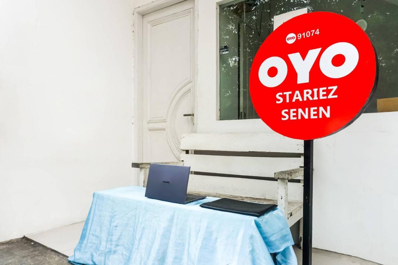 Hotel Super Oyo 91074 Stariez Senen Syariah à Jakarta Extérieur photo