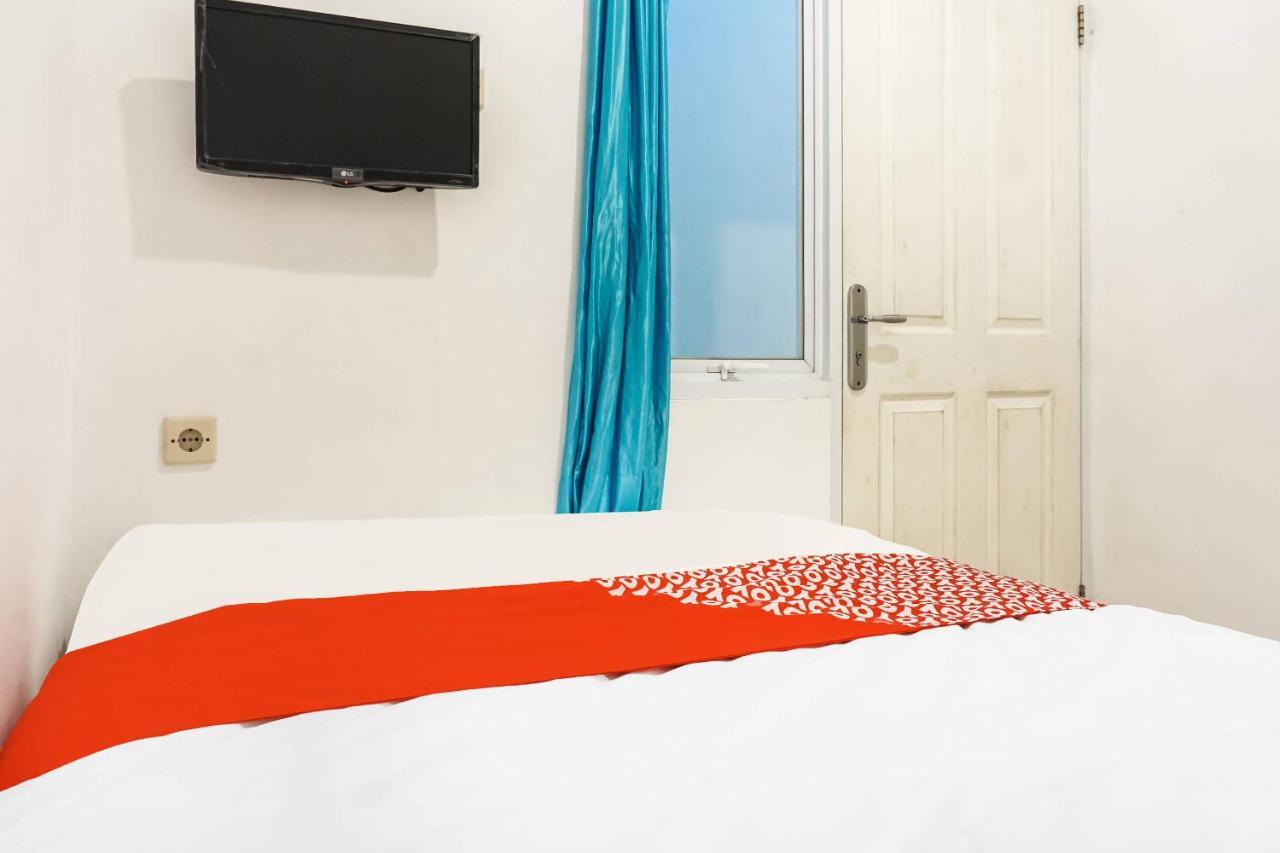 Hotel Super Oyo 91074 Stariez Senen Syariah à Jakarta Extérieur photo