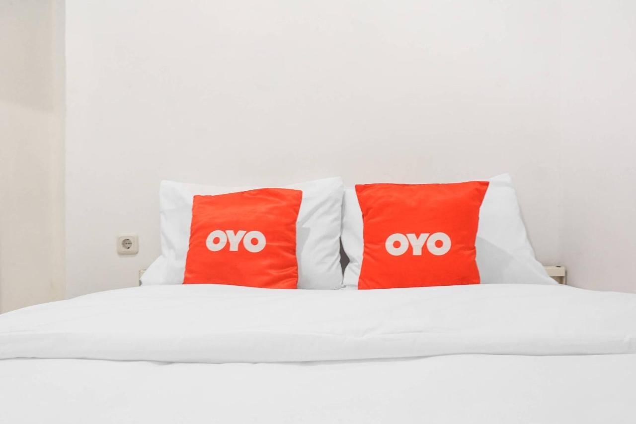 Hotel Super Oyo 91074 Stariez Senen Syariah à Jakarta Extérieur photo