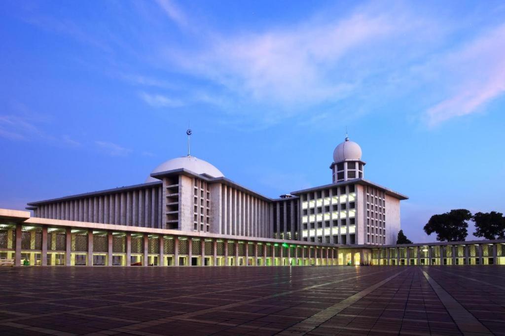 Hotel Super Oyo 91074 Stariez Senen Syariah à Jakarta Extérieur photo