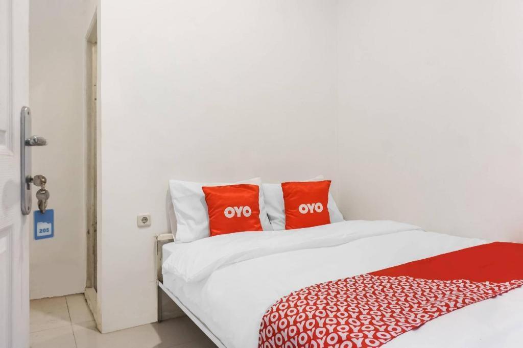 Hotel Super Oyo 91074 Stariez Senen Syariah à Jakarta Extérieur photo